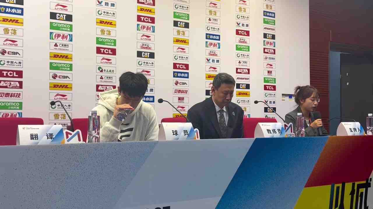 李楠：布朗缺阵让我们可以尝试更多阵容搭配 全华班也是被逼的